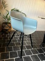 Vier moderne stoelen, Huis en Inrichting, Ophalen, Kunststof, Overige kleuren, Zo goed als nieuw
