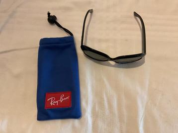 Rayban RJ9043S  junior zonnebril beschikbaar voor biedingen