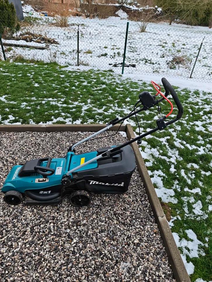 Tondeuse electrique Makita avec fil, Jardin & Terrasse, Tondeuses à gazon, Comme neuf, Bac de ramassage, Enlèvement