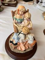 Beeldje leonardo collectie stoel met vrouw en kind, Verzamelen, Ophalen, Zo goed als nieuw