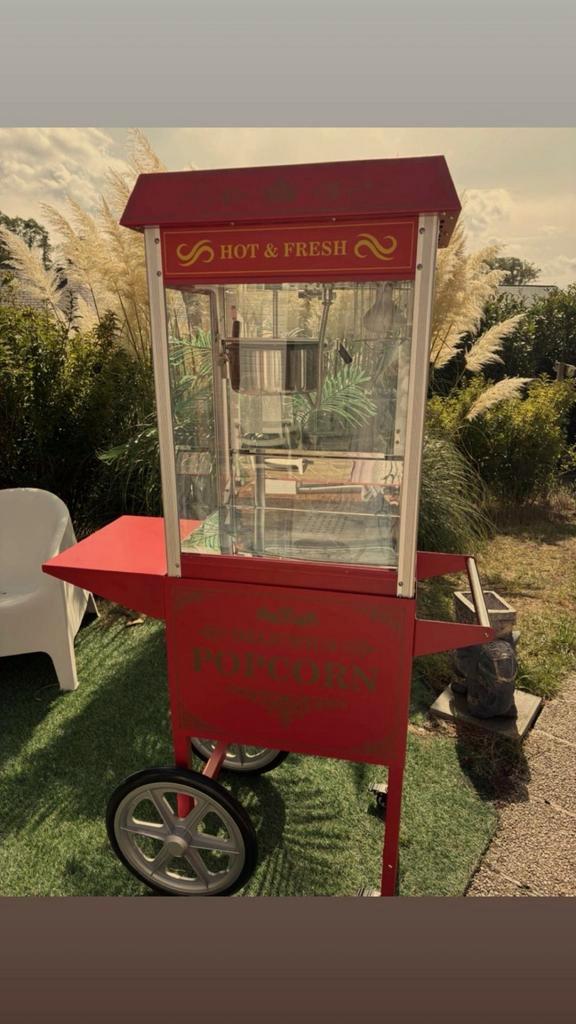 Machine à pop-corn sur roulettes, Hobby & Loisirs créatifs, Articles de fête | Location, Neuf, Enlèvement