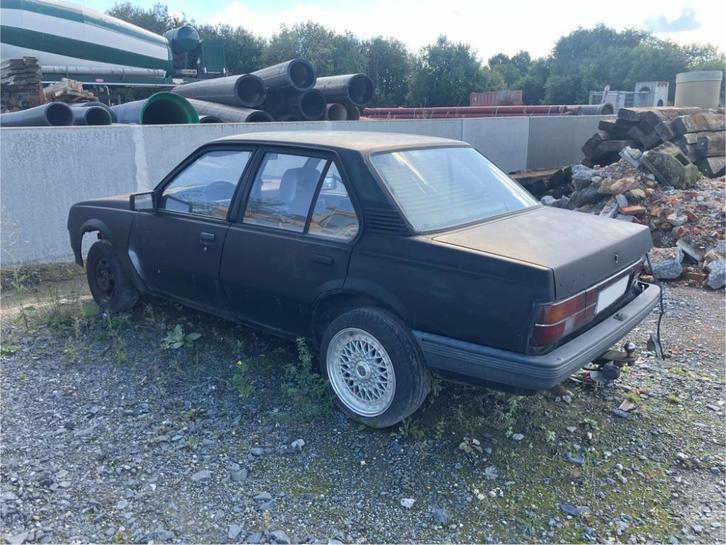 Opel Ascona C (Ancêtre) à finir de restaurer., Auto's, Opel, Particulier, Ascona, Benzine, Berline, 4 deurs, Handgeschakeld, Zwart