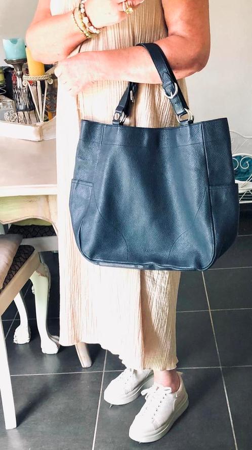 Très beau grand sac Furla tout cuir bleu marine neuf., Bijoux, Sacs & Beauté, Sacs | Sacs Femme, Neuf, Sac à main, Bleu