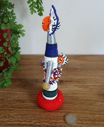 Folk Art Zulu handmade poppetje: moeder met baby beschikbaar voor biedingen