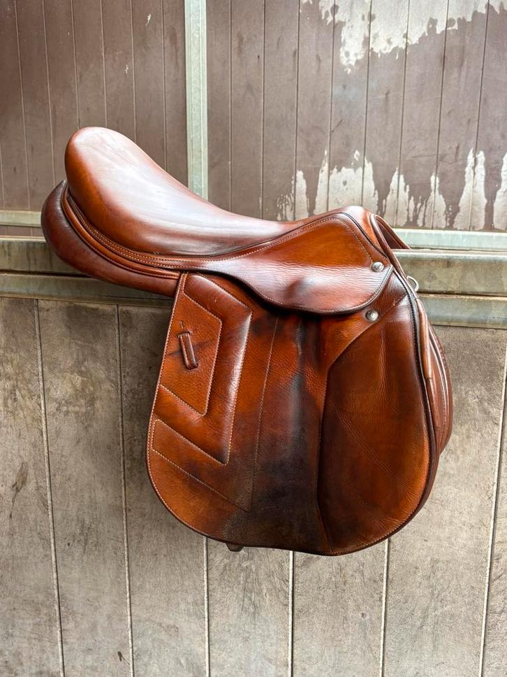 Renaissance zadel te koop, Dieren en Toebehoren, Paarden en Pony's | Zadels, Gebruikt, Springen, Ophalen