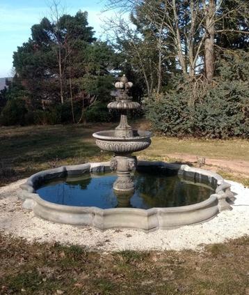 Fontein leeuwkoppen met rand 300 cm doorsnee