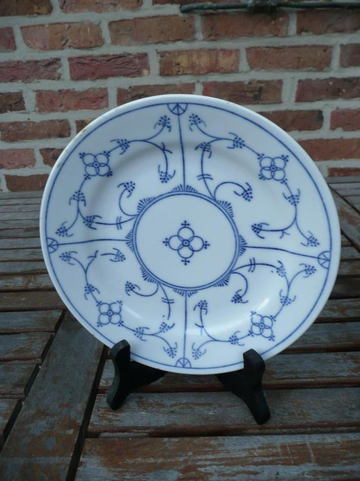 bord, schaal Jäger Eisenberg (BLAU SAKS) + houten staander, Huis en Inrichting, Woonaccessoires | Schalen en Manden, Zo goed als nieuw