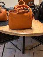 Handtas BB, Handtassen en Accessoires, Tassen | Damestassen, Ophalen of Verzenden, Zo goed als nieuw, Oranje, Handtas