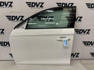 Portier 4Deurs links-voor van een Opel Corsa (EWP) beschikbaar voor biedingen