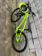 Vélo jaune de la marque Rockrider avec casque, Fietsen en Brommers, Ophalen, Zo goed als nieuw