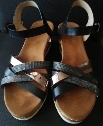 Sandalette Super Me T. 40 beschikbaar voor biedingen