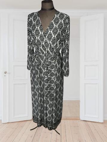 Prachtige jurk K-Design xl 100 euro beschikbaar voor biedingen
