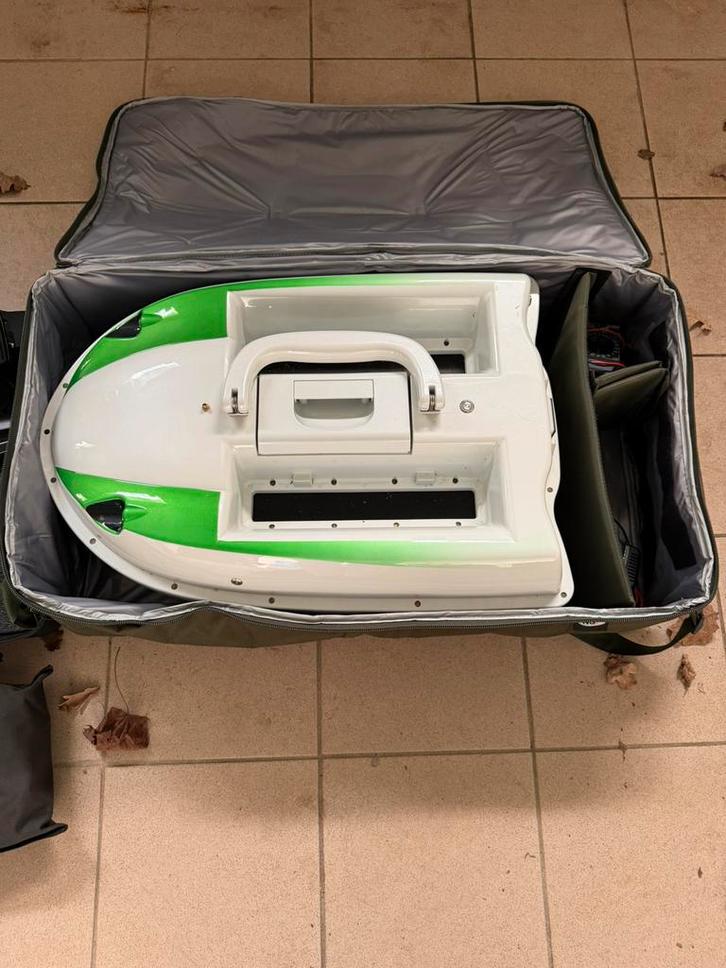 Voerboot met dieptemeter, Watersport en Boten, Hengelsport | Karpervissen, Zo goed als nieuw, Complete set, Ophalen