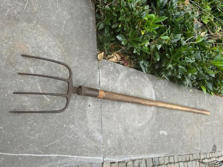 OUDE RIEK. 4 TANDEN.NOG IN ZEER GOEDE STAAT, Antiek en Kunst, Antiek | Gereedschap en Instrumenten, Ophalen of Verzenden