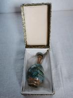 Chinees parfumflesje, Enlèvement