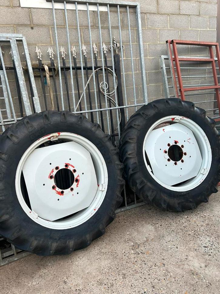 Set velgen + banden BKT 13.6R36, Zakelijke goederen, Landbouw | Onderdelen | Banden, Velgen en Assen, Ophalen