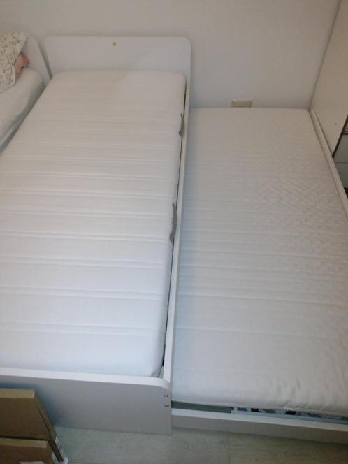 Uitschuifbaar bed met matras, Huis en Inrichting, Slaapkamer | Bedden, Gebruikt, Tweepersoons, 90 cm, 200 cm, Steigerhout, Wit