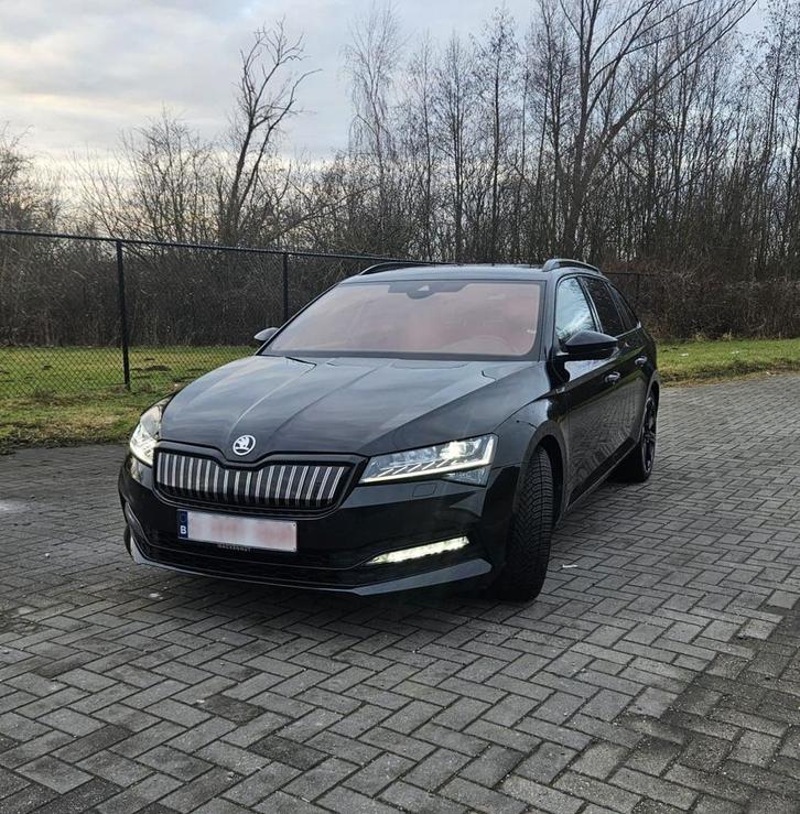 SKODA SUPERB COMBI PHEV SPORTLINE 218PK DSG MATRIX LED TREKH, Auto's, Skoda, Particulier, Superb, ABS, Achteruitrijcamera, Adaptieve lichten