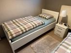 Bed, Huis en Inrichting, Slaapkamer | Bedden, Ophalen, Wit, Zo goed als nieuw, Modern