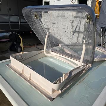 Dakvenster Dakluik caravan motorhome werfkeet wisselstukken  beschikbaar voor biedingen