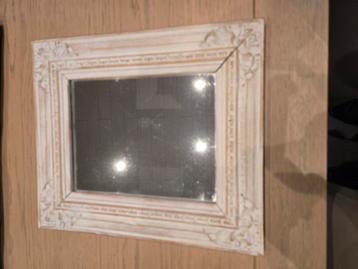 Spiegel beschikbaar voor biedingen