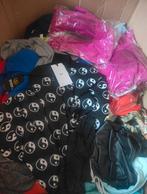 +/- 900 vêtements/chaussures neufs, Enlèvement, Neuf