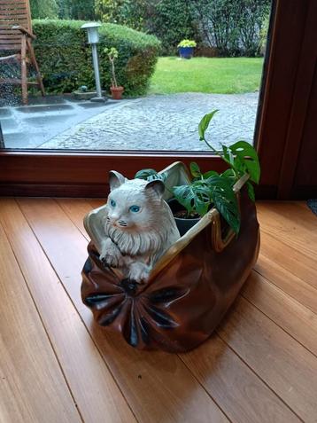 Vintage katten bloempot beschikbaar voor biedingen