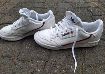 Adidas basketbal beschikbaar voor biedingen
