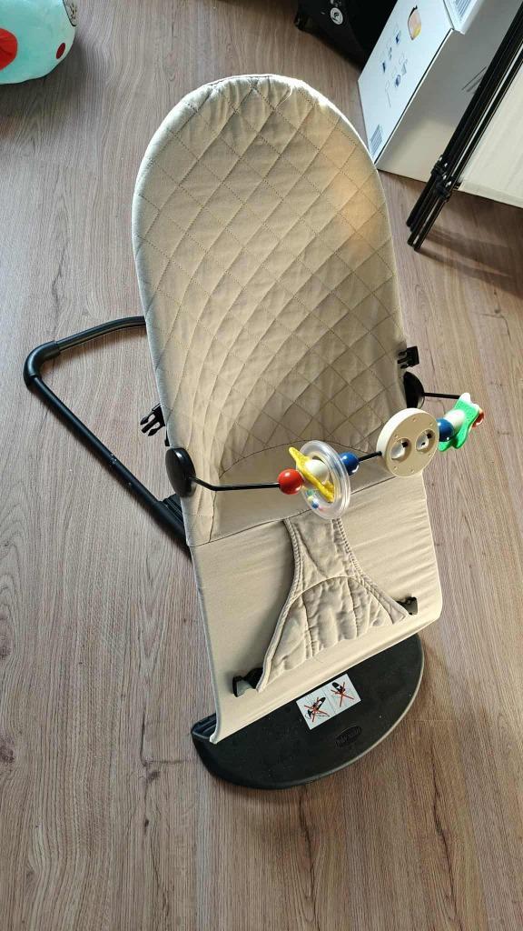 Wipstoel / Bouncer – Ergonomisch – Inclusief Speelboog, Kinderen en Baby's, Wipstoeltjes, Gebruikt, Wipstoel, Met gordel(s) of riempje(s)