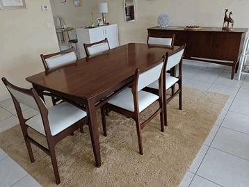 Zeldzame mid-century modern Kaapse walnoot vintage eetkamer  beschikbaar voor biedingen