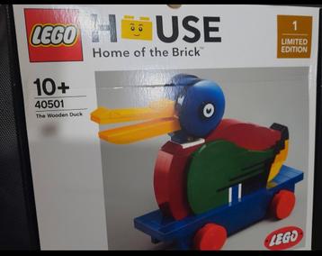 40501 The Wooden Duck exclusive set van de Lego House 