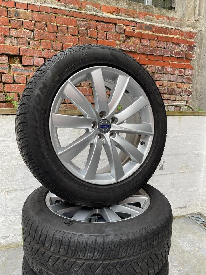 Volvo xc90 "Turbine Silver" velgen met winterbanden, Auto-onderdelen, Banden en Velgen, Velg(en), Winterbanden, 19 inch, 235 mm