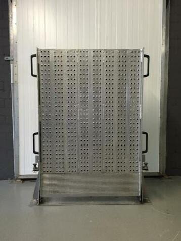 Oprijplaat rijplaat rij plaat Oprijplaeau invalide beschikbaar voor biedingen