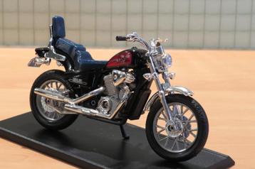Honda VT600c VLX Shadow 1:18 blister beschikbaar voor biedingen