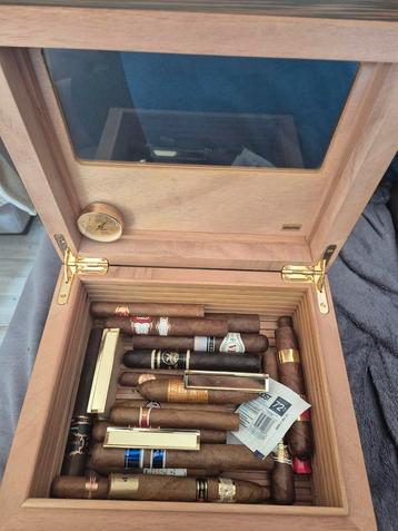 Mooie Adorini humidor spaans cederhout! beschikbaar voor biedingen