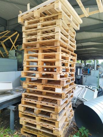 gratis paletten/brandhout beschikbaar voor biedingen
