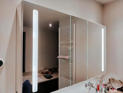 spiegelkast met 3 deuren en verlichting Villeroy Boch, Huis en Inrichting, Badkamer | Badkamermeubels, Nieuw, Spiegelkast, Ophalen