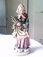biscuit beeld oud vrouwtje, Ophalen, Zo goed als nieuw, Mens