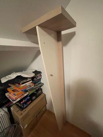houten kapstok met tassenrek beschikbaar voor biedingen