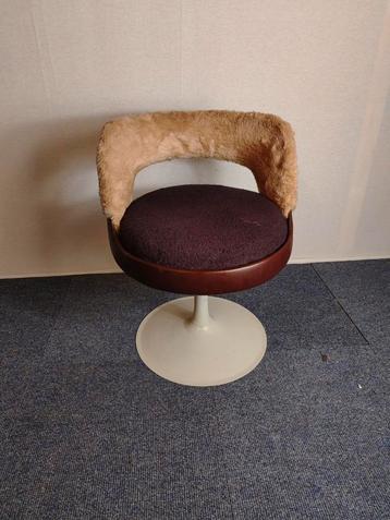 Vintage Space age stoeltje/krukje jaren 70 beschikbaar voor biedingen