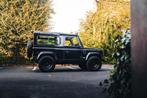Land Rover Defender 90 TD5 15 P // FULL BLACK, Auto's, Zwart, Zwart, Leder, Dealer onderhouden