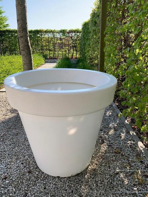 bloempot, Tuin en Terras, Bloembakken en Plantenbakken, Gebruikt, Kunststof, Binnen, Balkon, Tuin, 60 cm of meer, Rond, Ophalen
