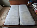 Ikea bed 2x2m + 2matrassen 0,9x2m + 2 lattenbodems GRATIS, Ophalen, Gebruikt