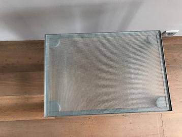 In zeer goede staat Kwalitatieve aluminum bijzettafel tafel  beschikbaar voor biedingen