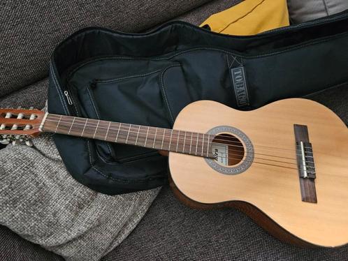 Admira Alba 1/2 klassieke gitaar + gitaartas., Musique & Instruments, Instruments à corde | Guitares | Acoustiques, Comme neuf