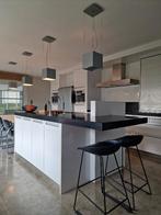 maatwerk keuken met toestellen, Quooker, Miele, Novy, ..., Avec îlot, Granit ou Pierre, Enlèvement, Blanc