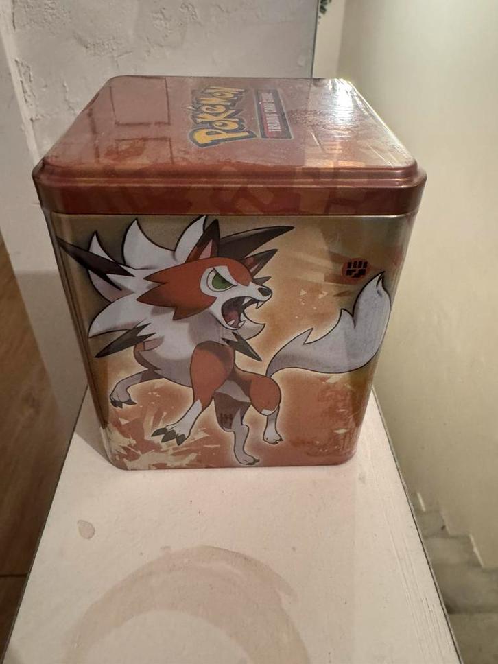 Pokemon sealed 2022 stacking tin. Bruine variant, Hobby & Loisirs créatifs, Jeux de cartes à collectionner | Pokémon, Comme neuf