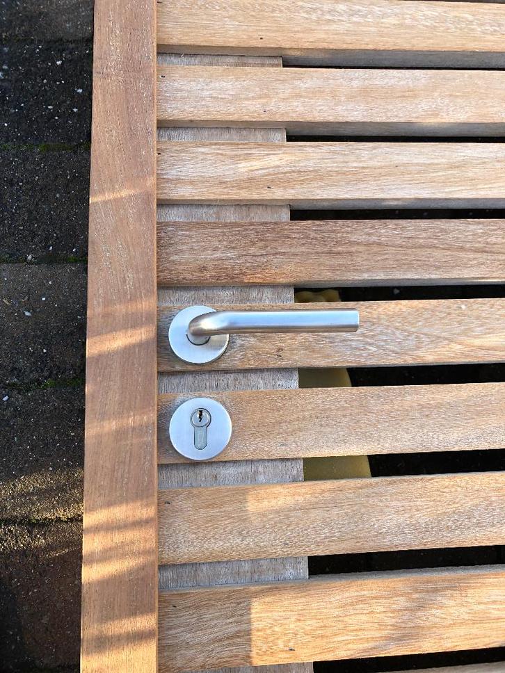 Tuinpoort in hardhout, Tuin en Terras, Tuinpoorten, Zo goed als nieuw, Draaipoort, Hout, 150 tot 200 cm, 100 tot 150 cm, Ophalen