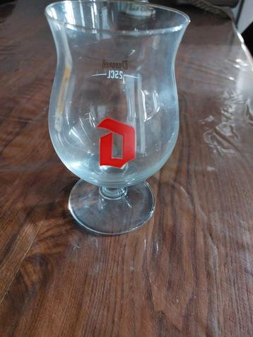 Een Duvel 25 cl glas  stond bij nonkel in de kast beschikbaar voor biedingen