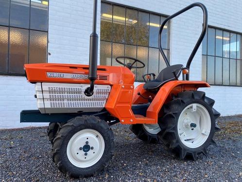 Kleine Kubota B1400 tractor - 19PK - 4x4 - MICROTRACTORS.COM, Zakelijke goederen, Landbouw | Tractoren, tot 2500, Overige merken